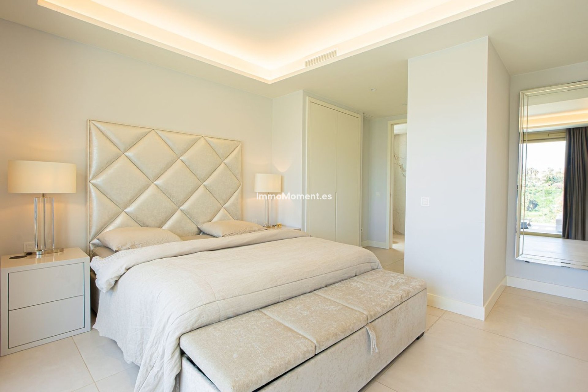 Resale - Apartment - Marbella - Puerto Banús
