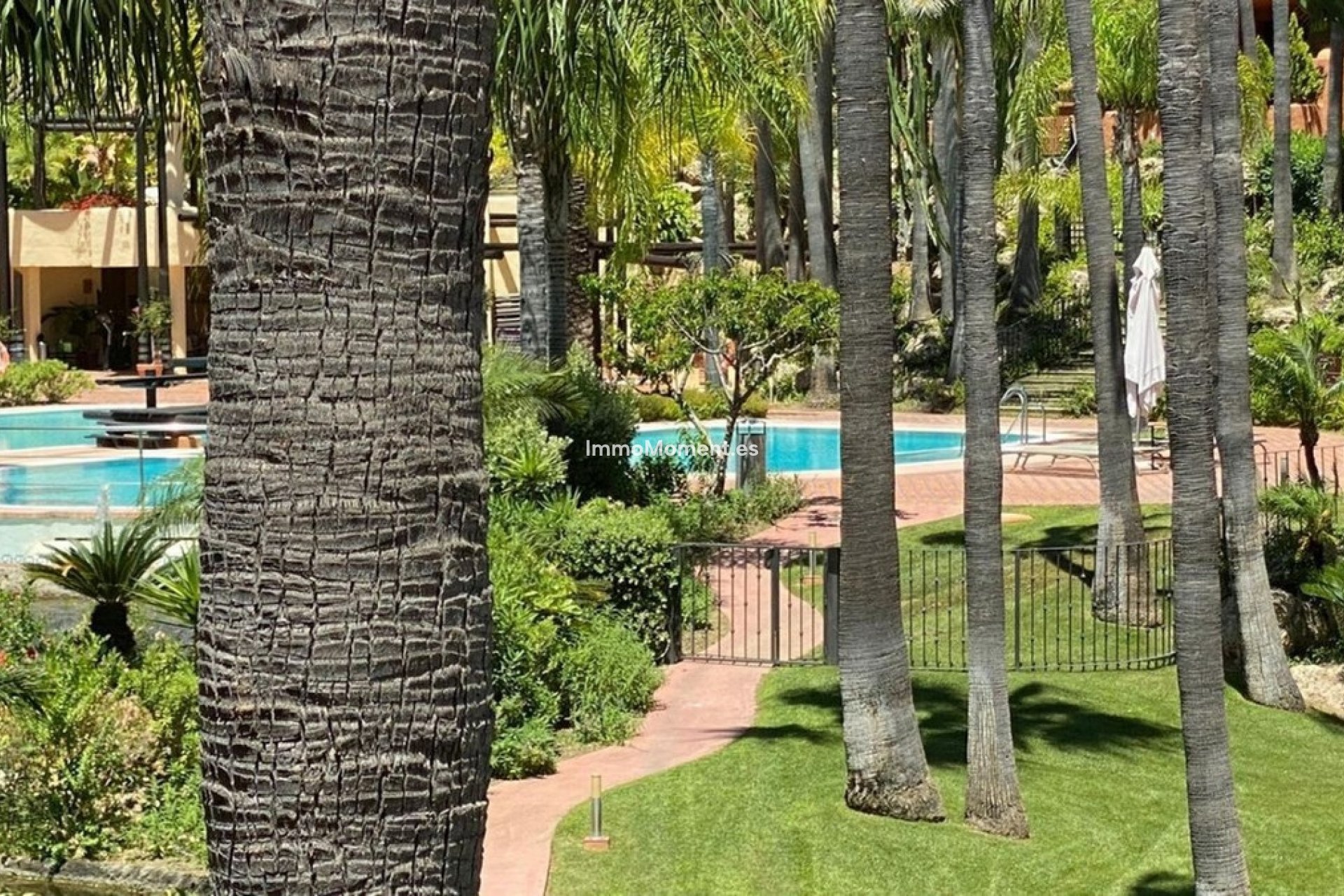 Resale - Apartment - Marbella - Puerto Banús