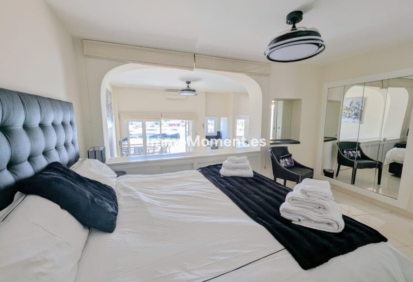 Resale - Apartment - Marbella - Puerto de Cabopino