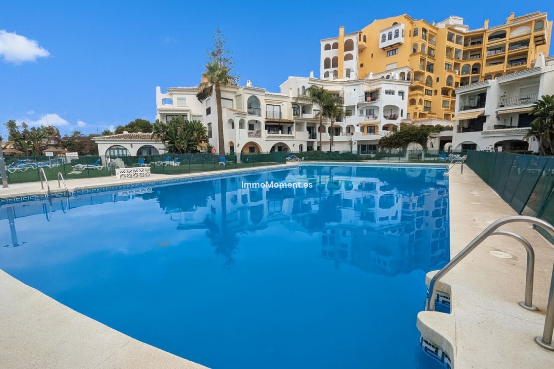Resale - Apartment - Marbella - Puerto de Cabopino