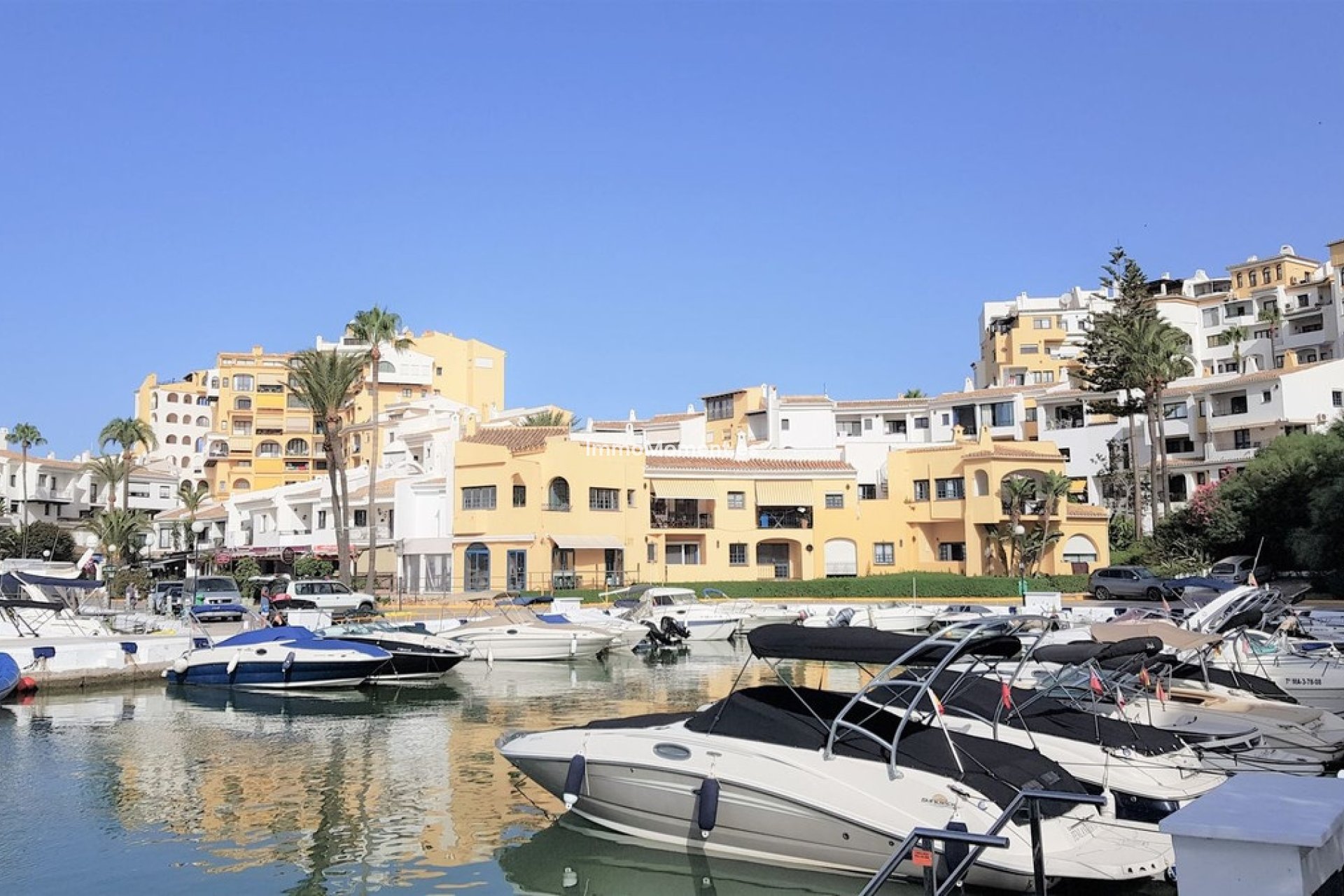 Resale - Apartment - Marbella - Puerto de Cabopino