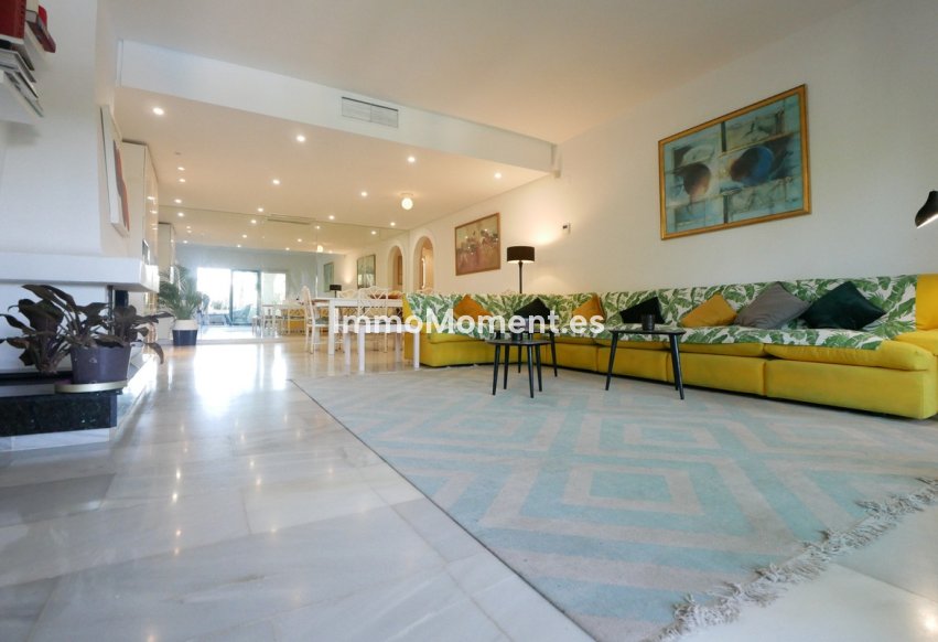 Resale - Apartment - Marbella - Puerto de Cabopino