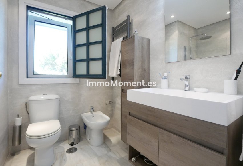 Resale - Apartment - Marbella - Puerto de Cabopino