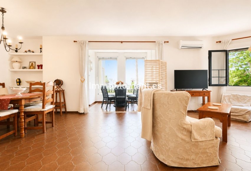 Resale - Apartment - Marbella - Puerto de Cabopino
