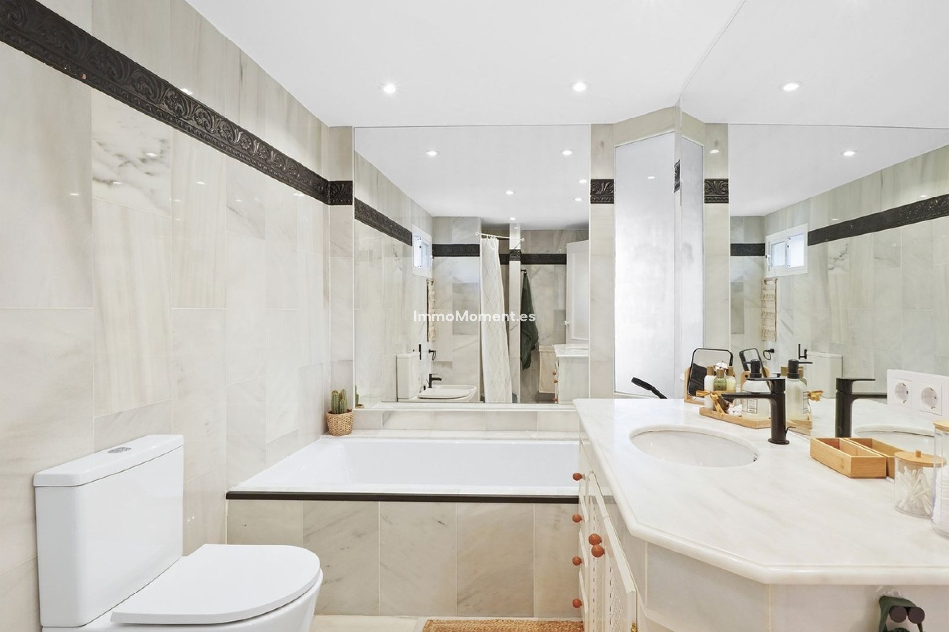 Resale - Apartment - Marbella - Reserva de Marbella