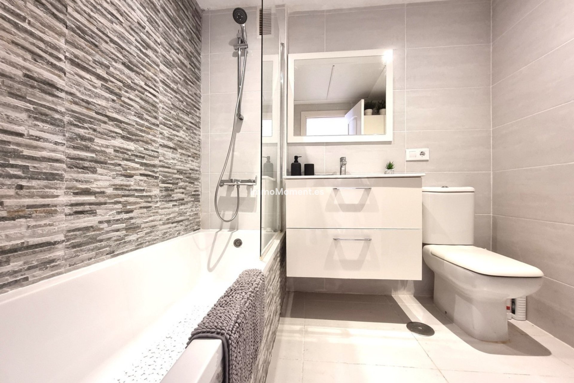 Resale - Apartment - Marbella - Reserva de Marbella