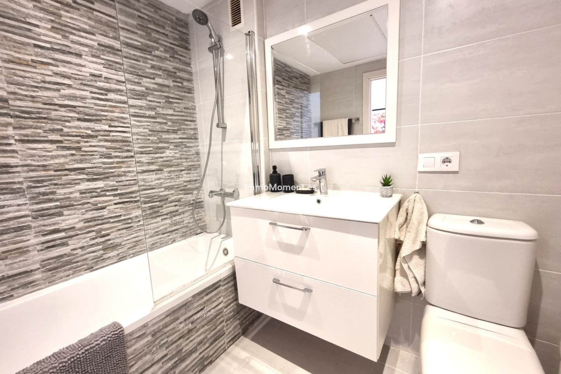 Resale - Apartment - Marbella - Reserva de Marbella
