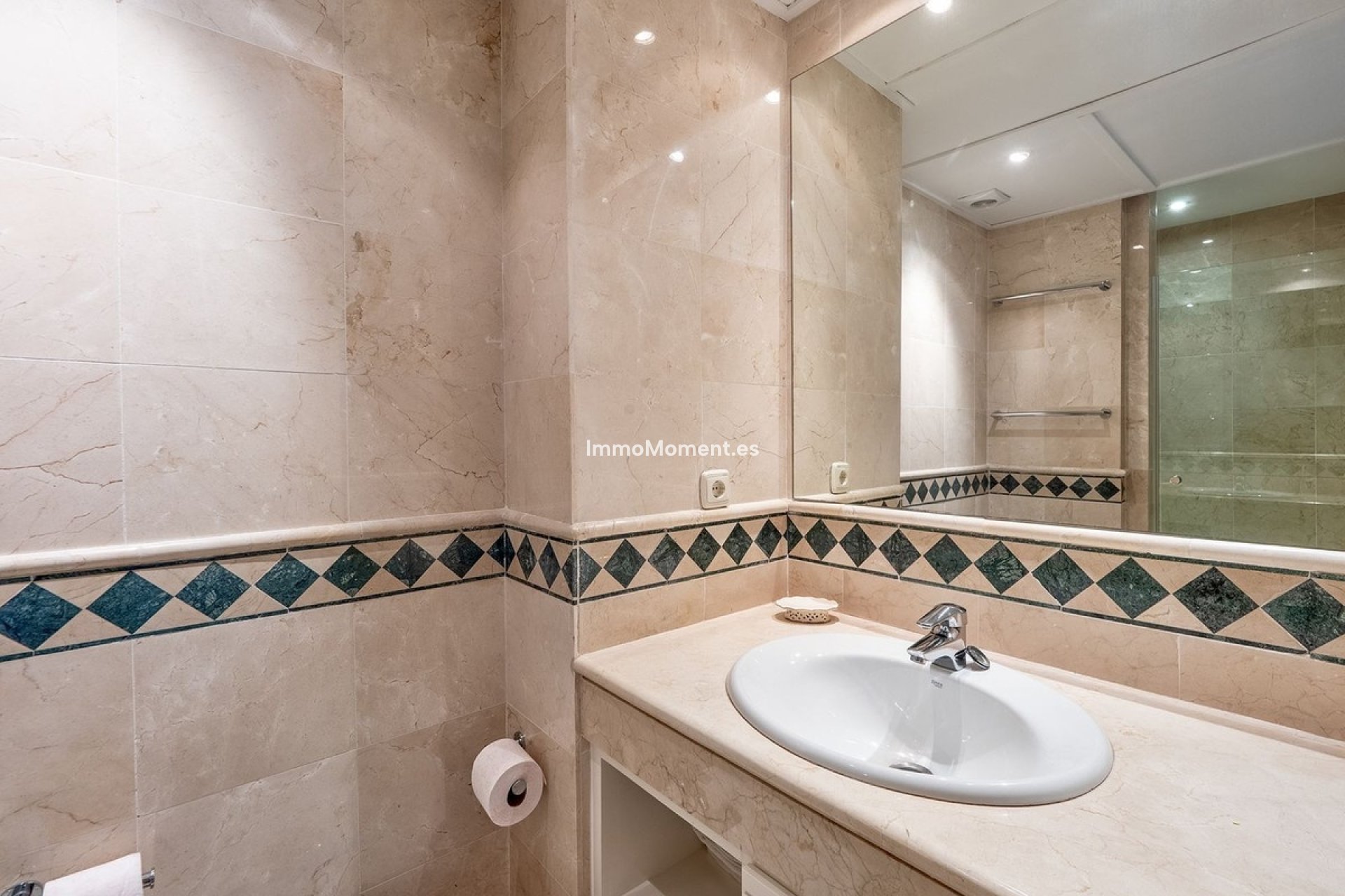 Resale - Apartment - Marbella - Río Real