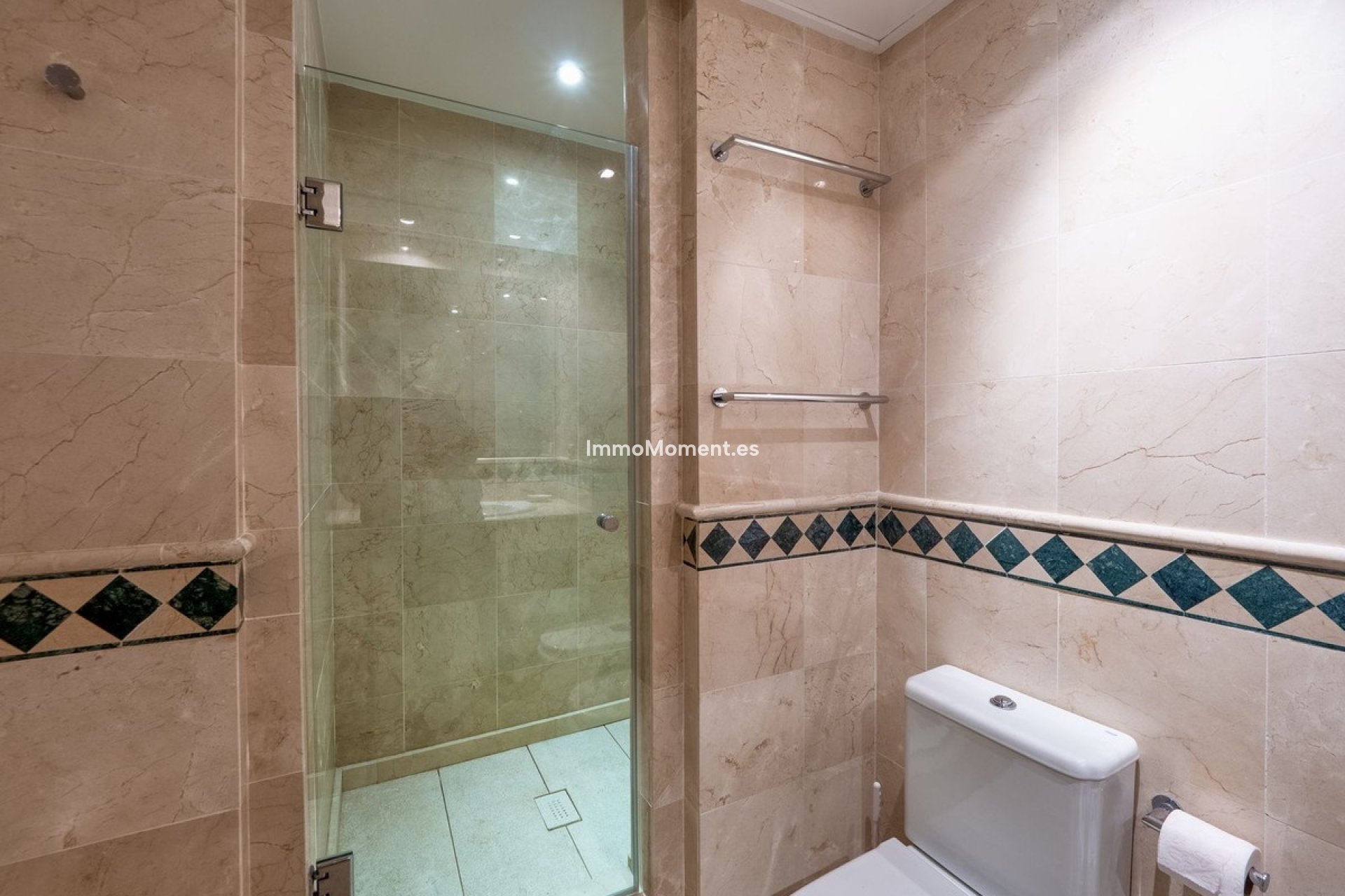 Resale - Apartment - Marbella - Río Real