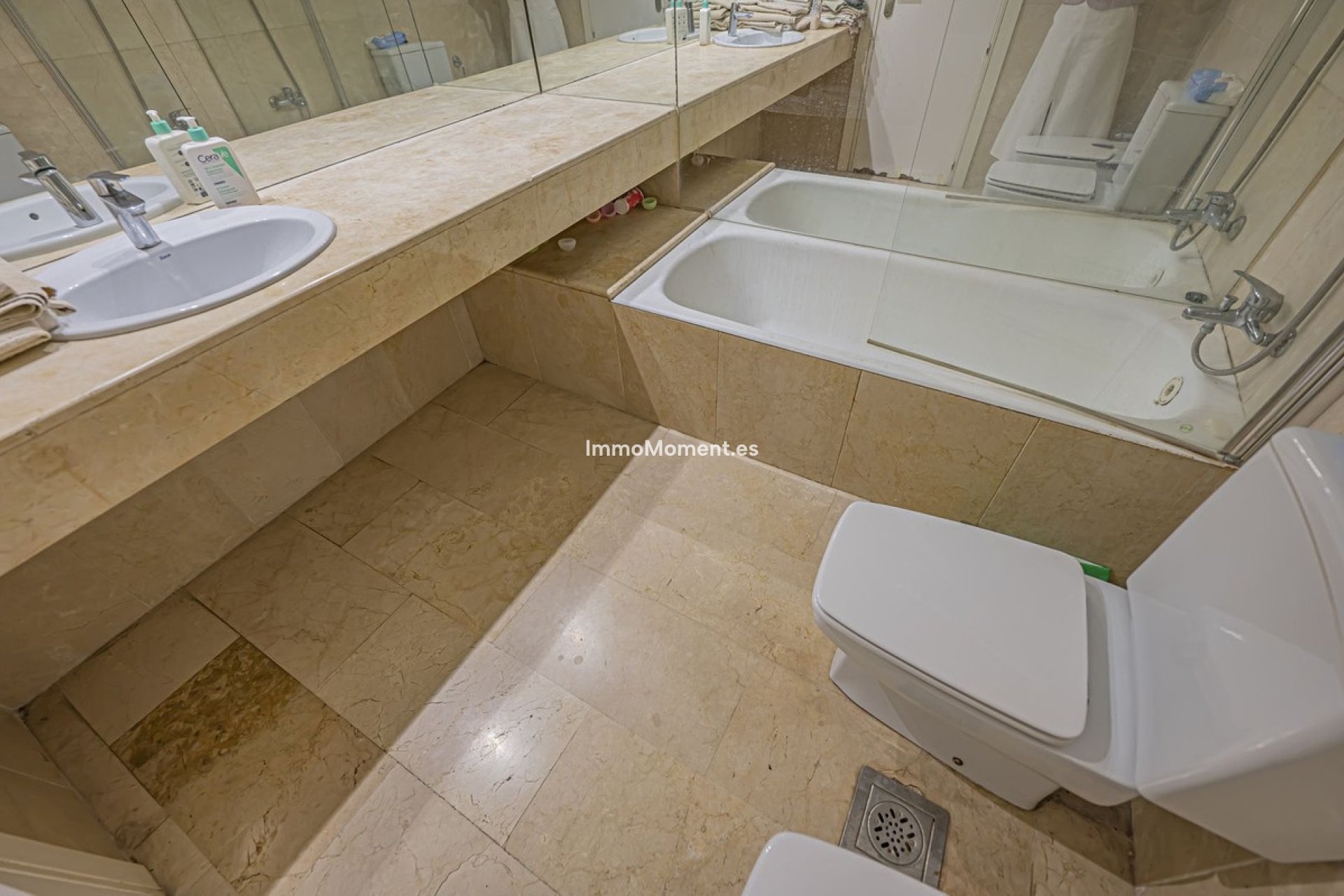 Resale - Apartment - Marbella - Río Real