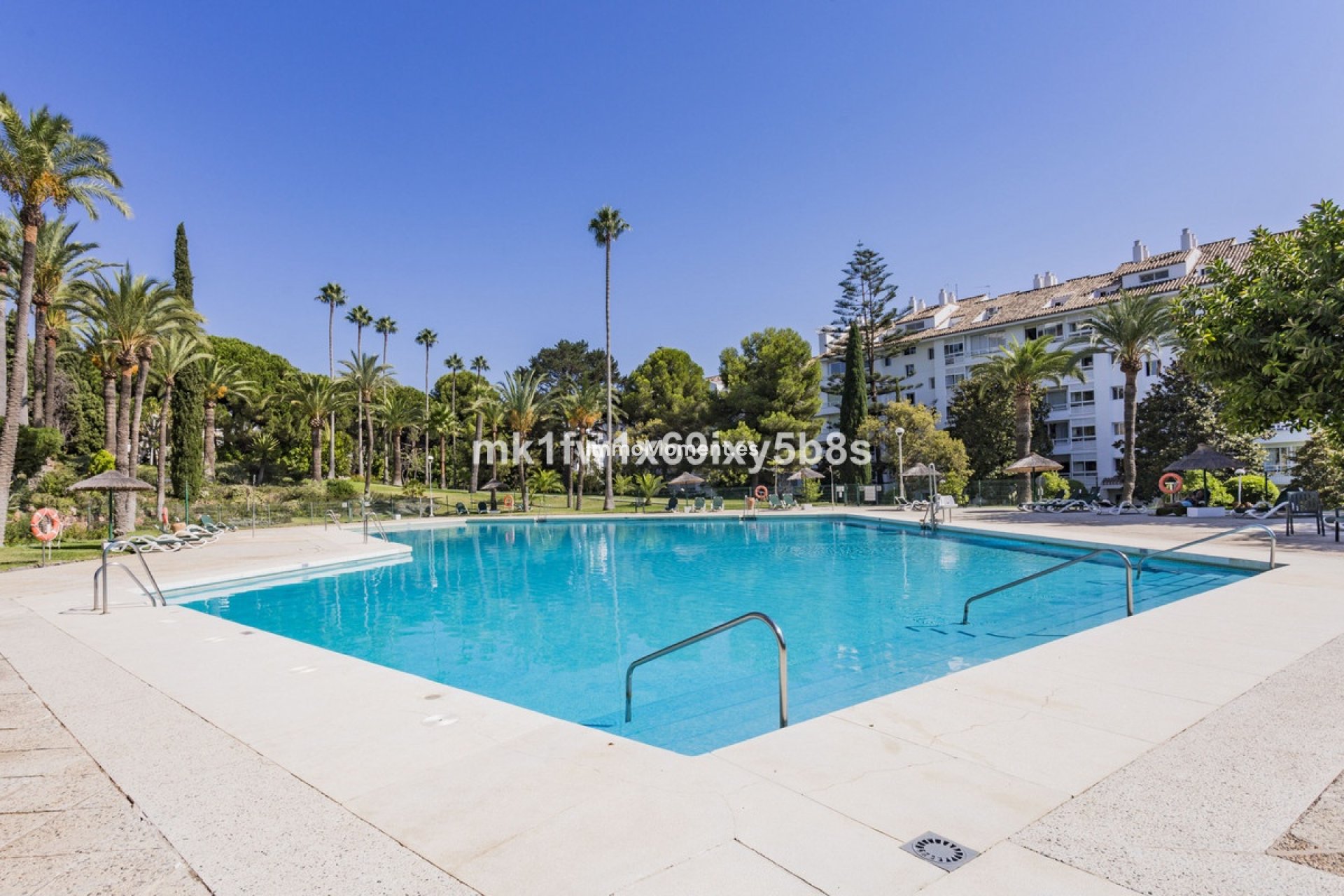 Resale - Apartment - Marbella - Río Real