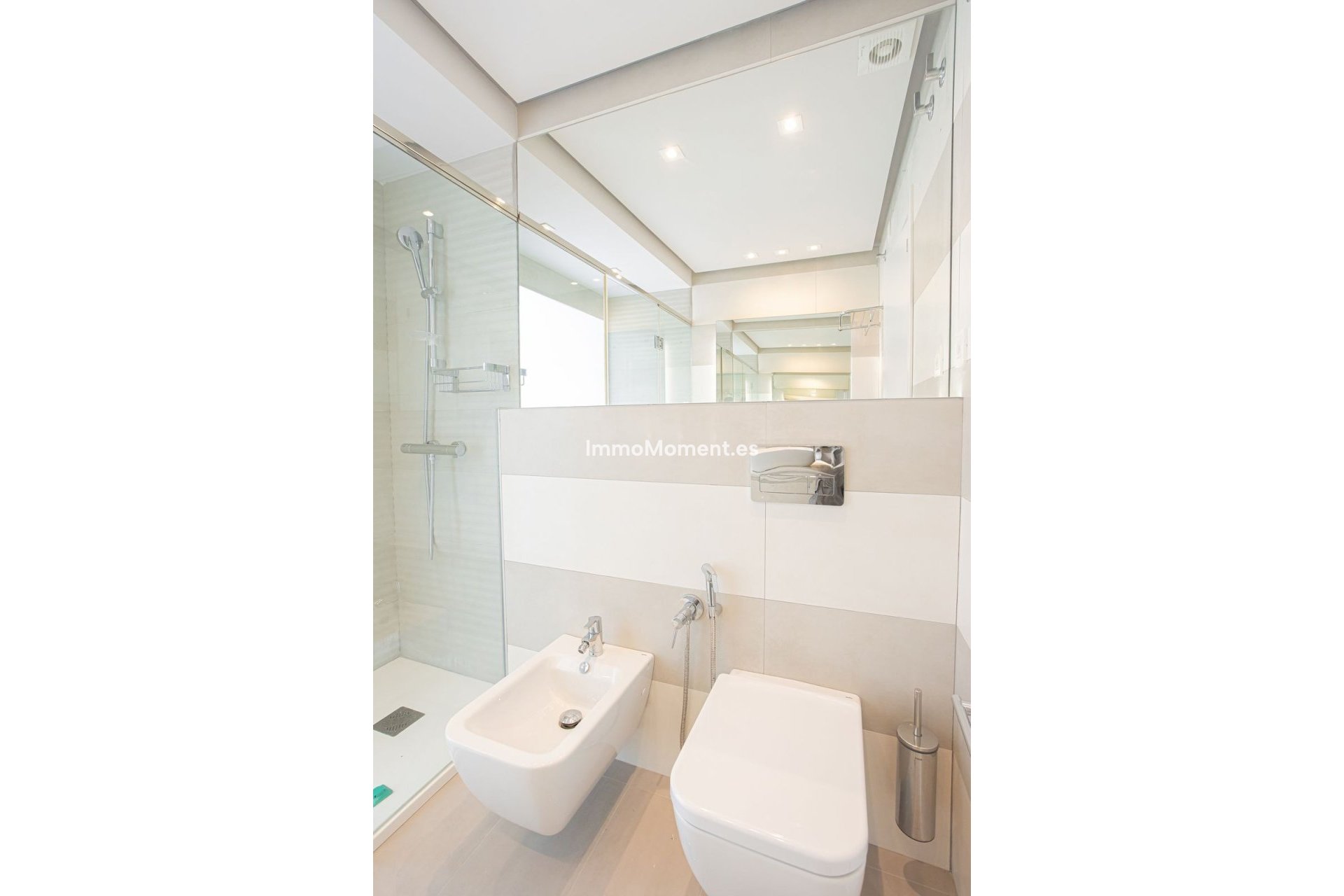 Resale - Apartment - Marbella - Río Real