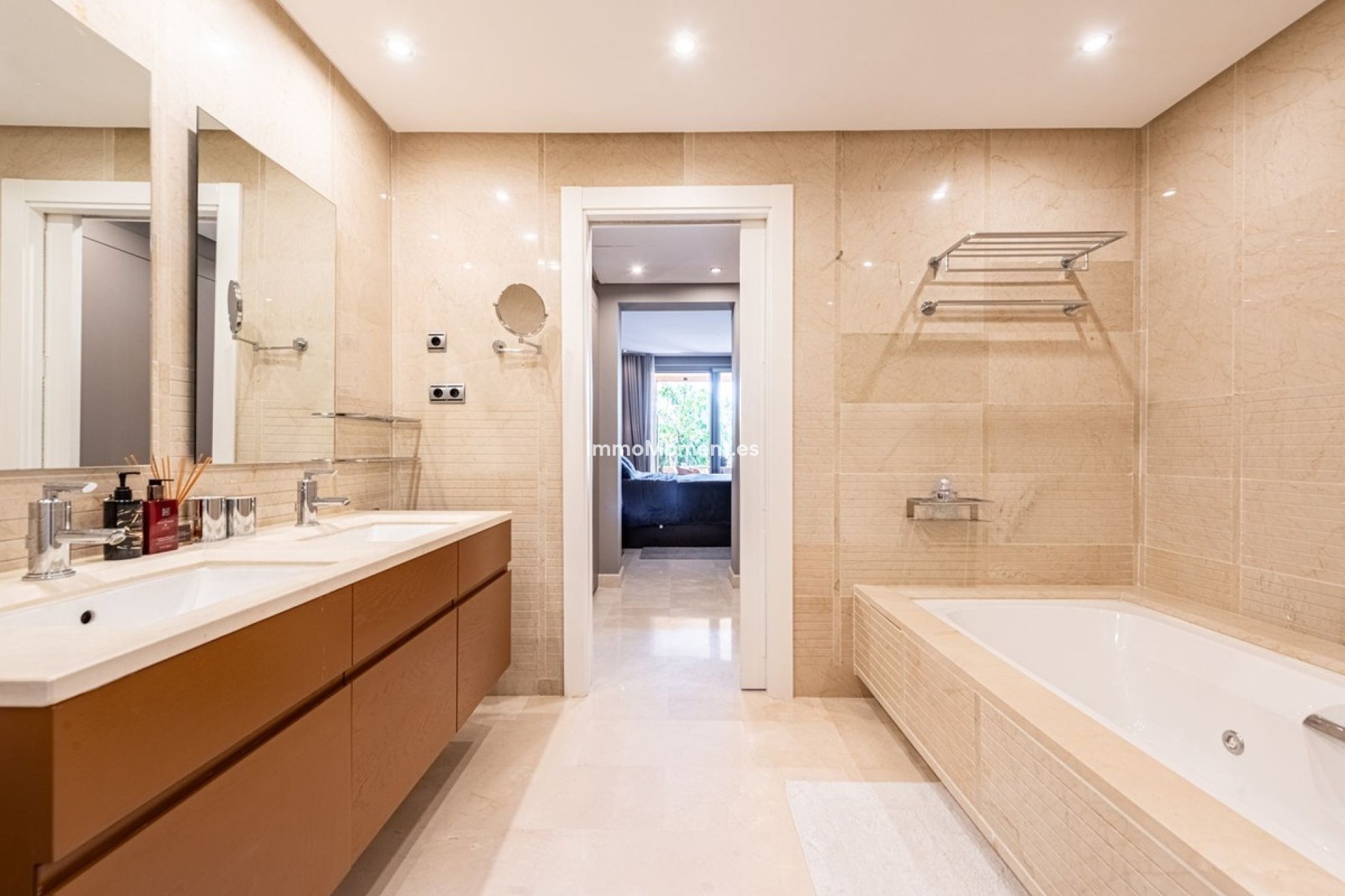 Resale - Apartment - Marbella - Sierra Blanca