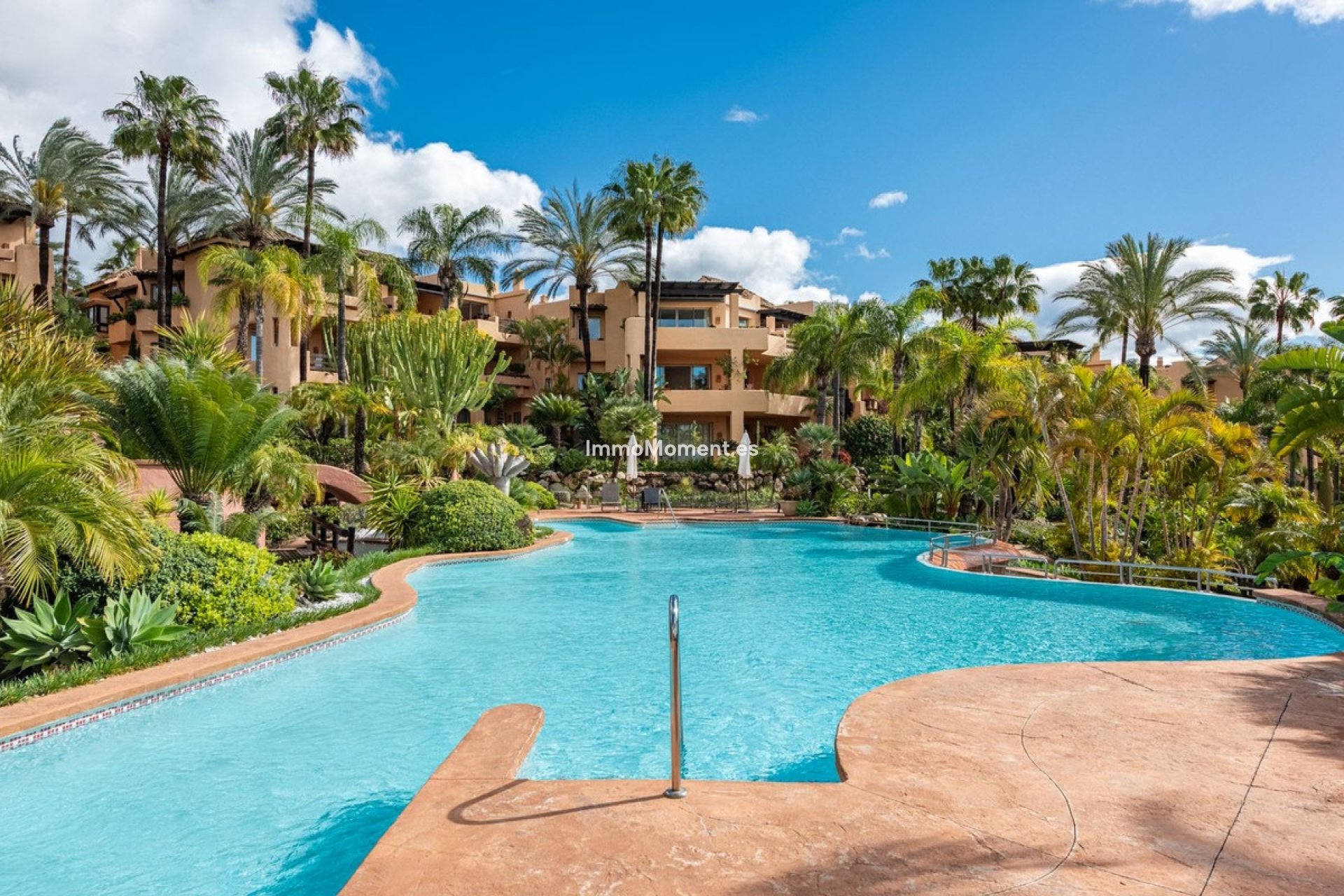 Resale - Apartment - Marbella - Sierra Blanca