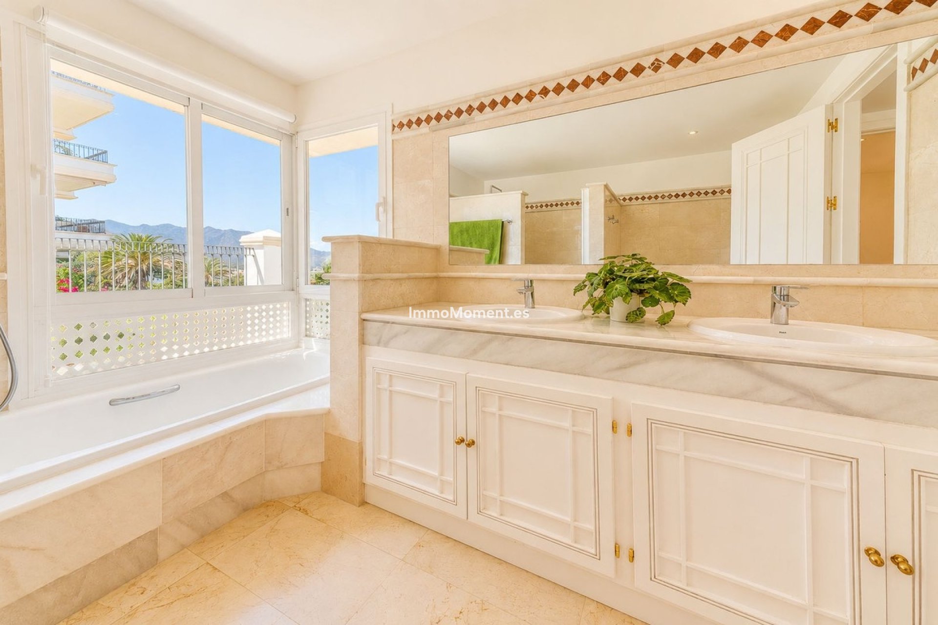Resale - Apartment - Mijas - La Cala Golf