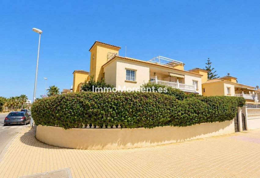 Resale - Apartment - Orihuela - Cabo roig - La Zenia