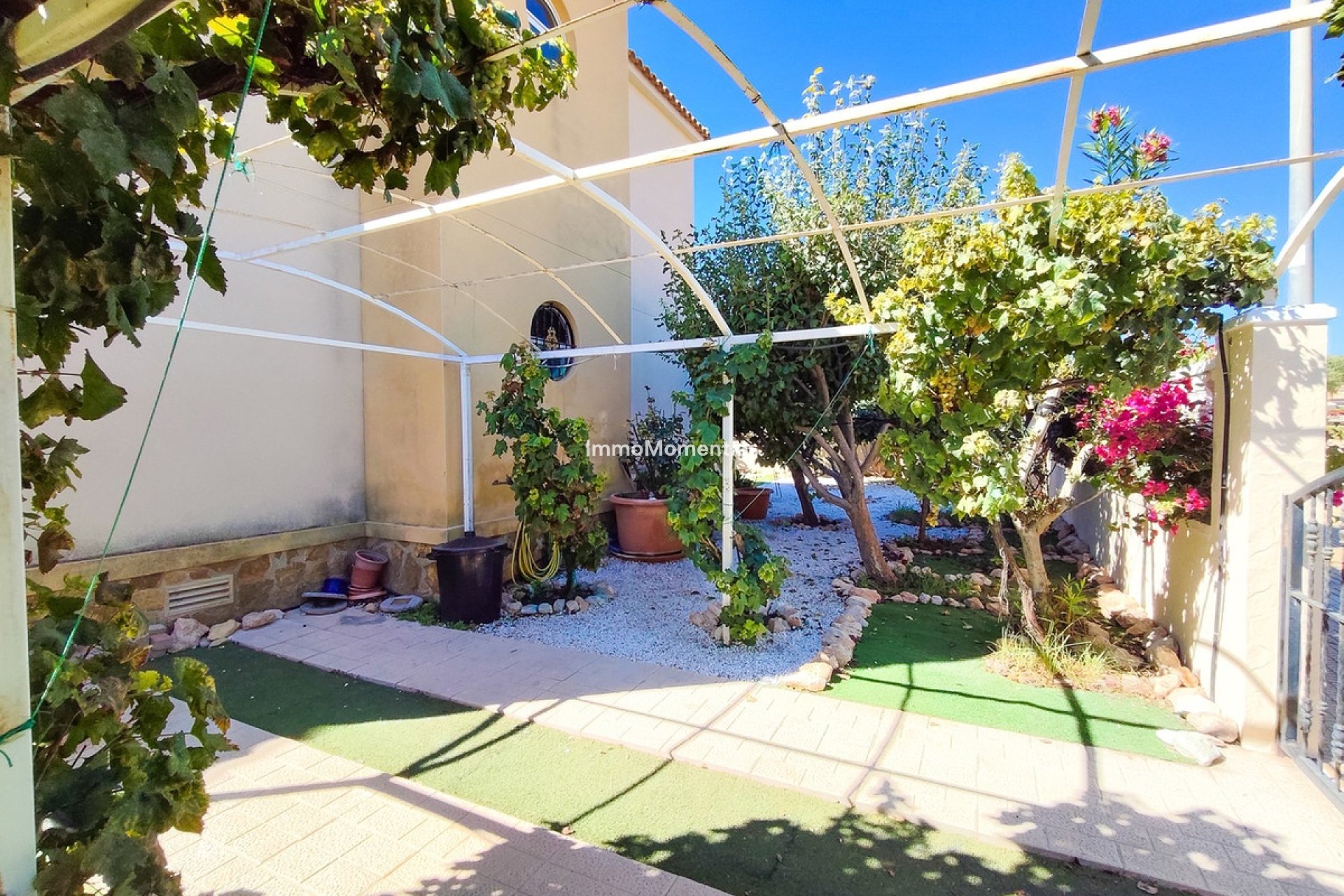 Resale - Apartment - Orihuela Costa - Cabo roig - La Zenia