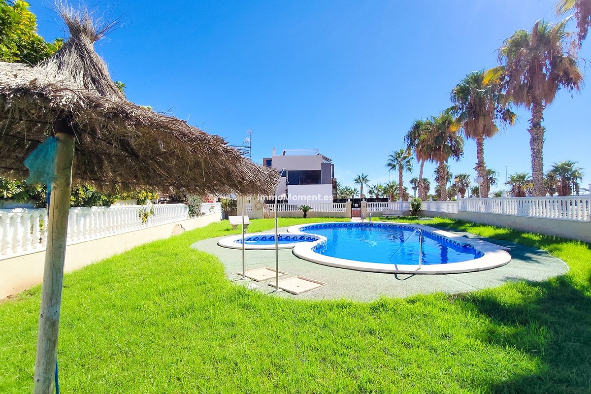 Resale - Apartment - Orihuela Costa - Cabo roig - La Zenia