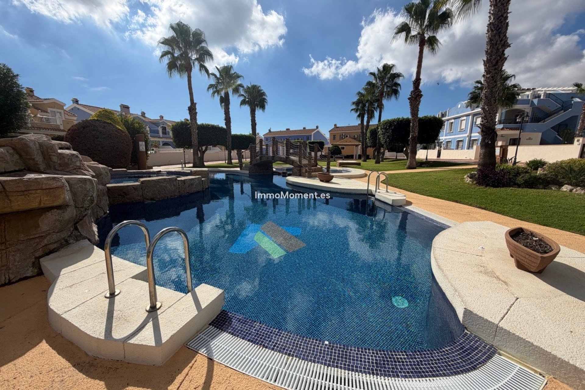 Resale - Apartment - Orihuela Costa - Cabo roig - La Zenia