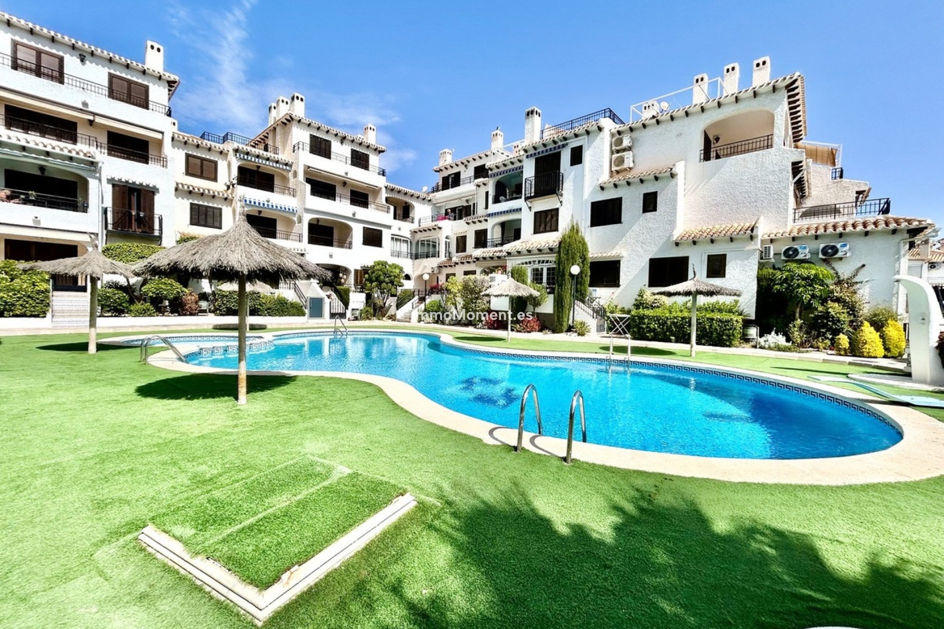 Resale - Apartment - Orihuela Costa - Cabo roig - La Zenia