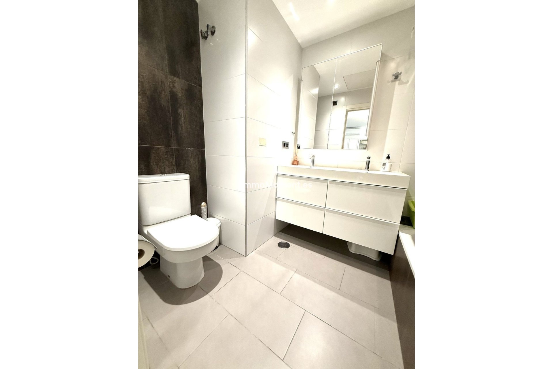 Resale - Apartment - Orihuela Costa - Cabo roig - La Zenia