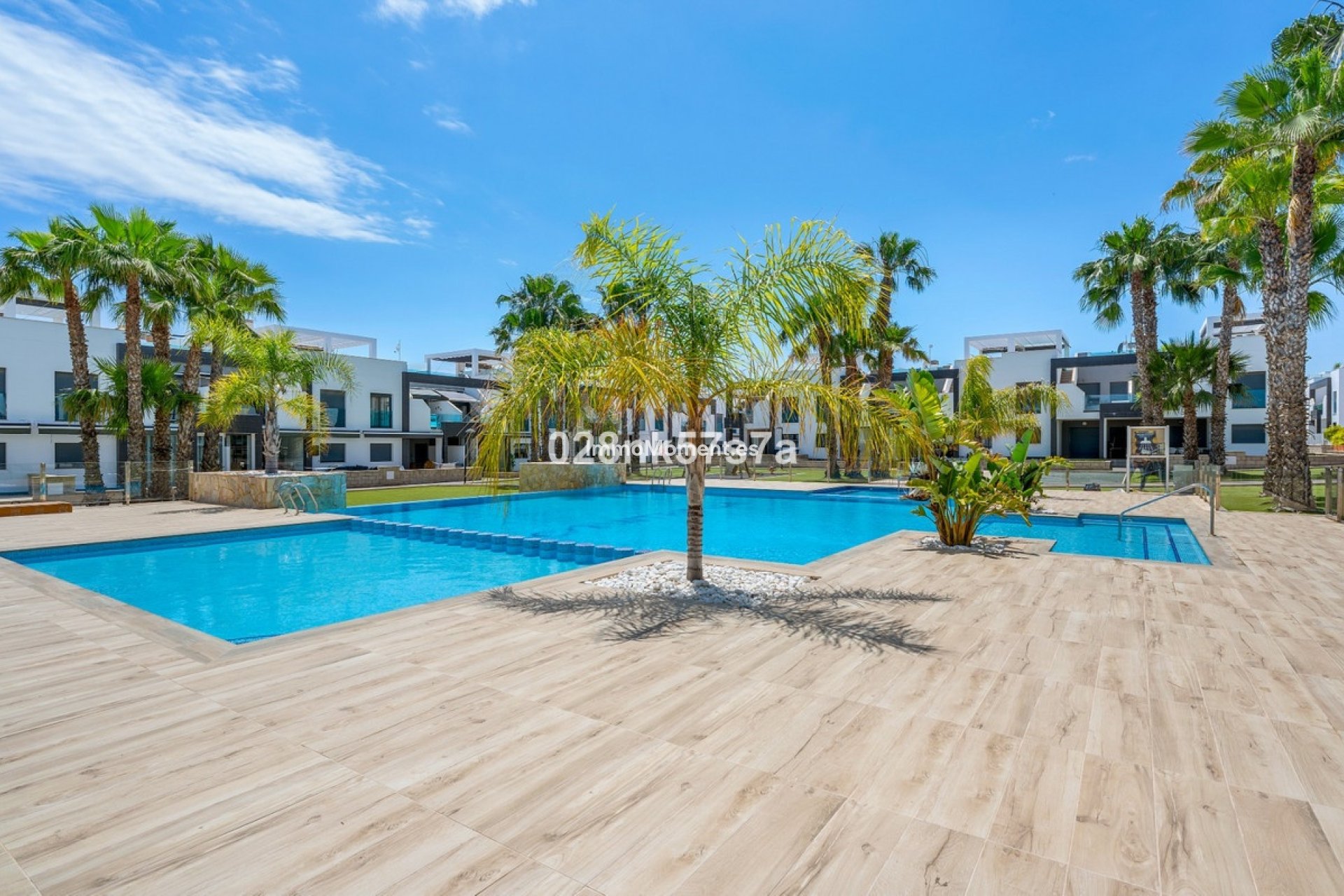 Resale - Apartment - Orihuela Costa - Cabo roig - La Zenia
