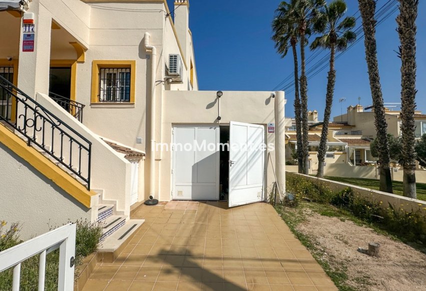 Resale - Apartment - Orihuela - Villamartin