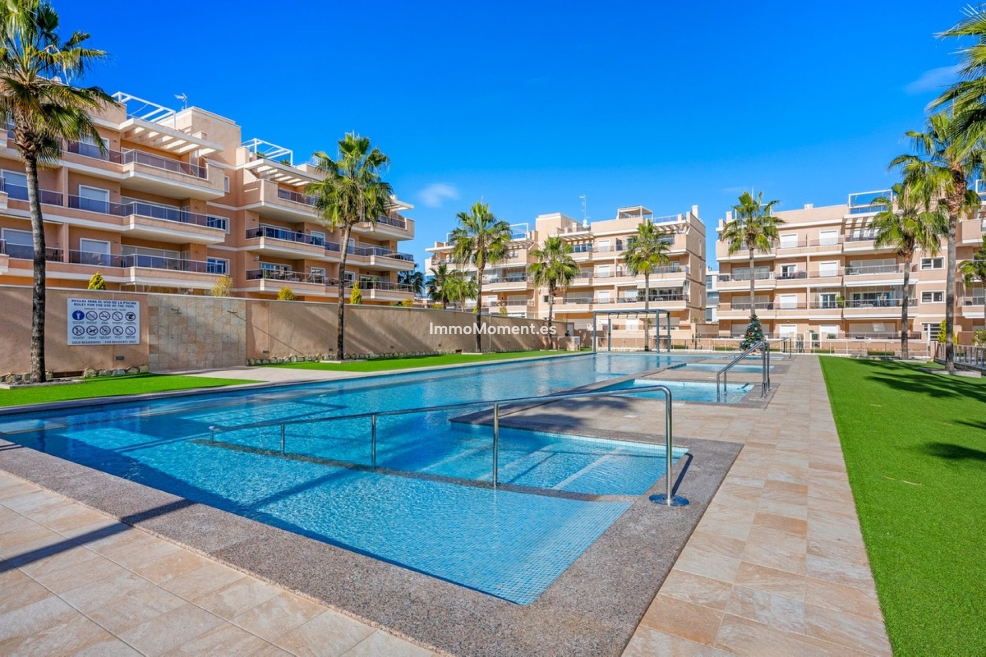 Resale - Apartment - Orihuela - Villamartin