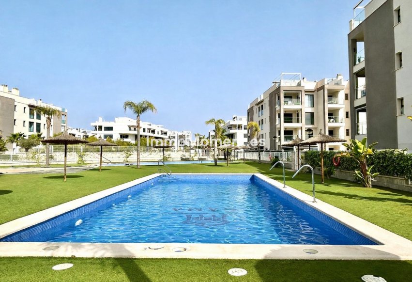 Resale - Apartment - Orihuela - Villamartin