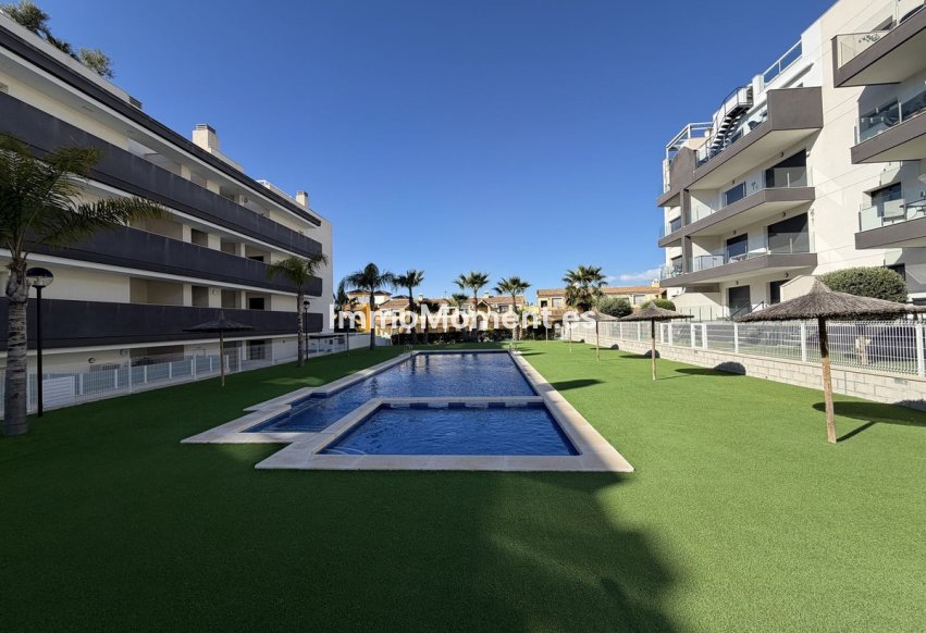 Resale - Apartment - Orihuela - Villamartin