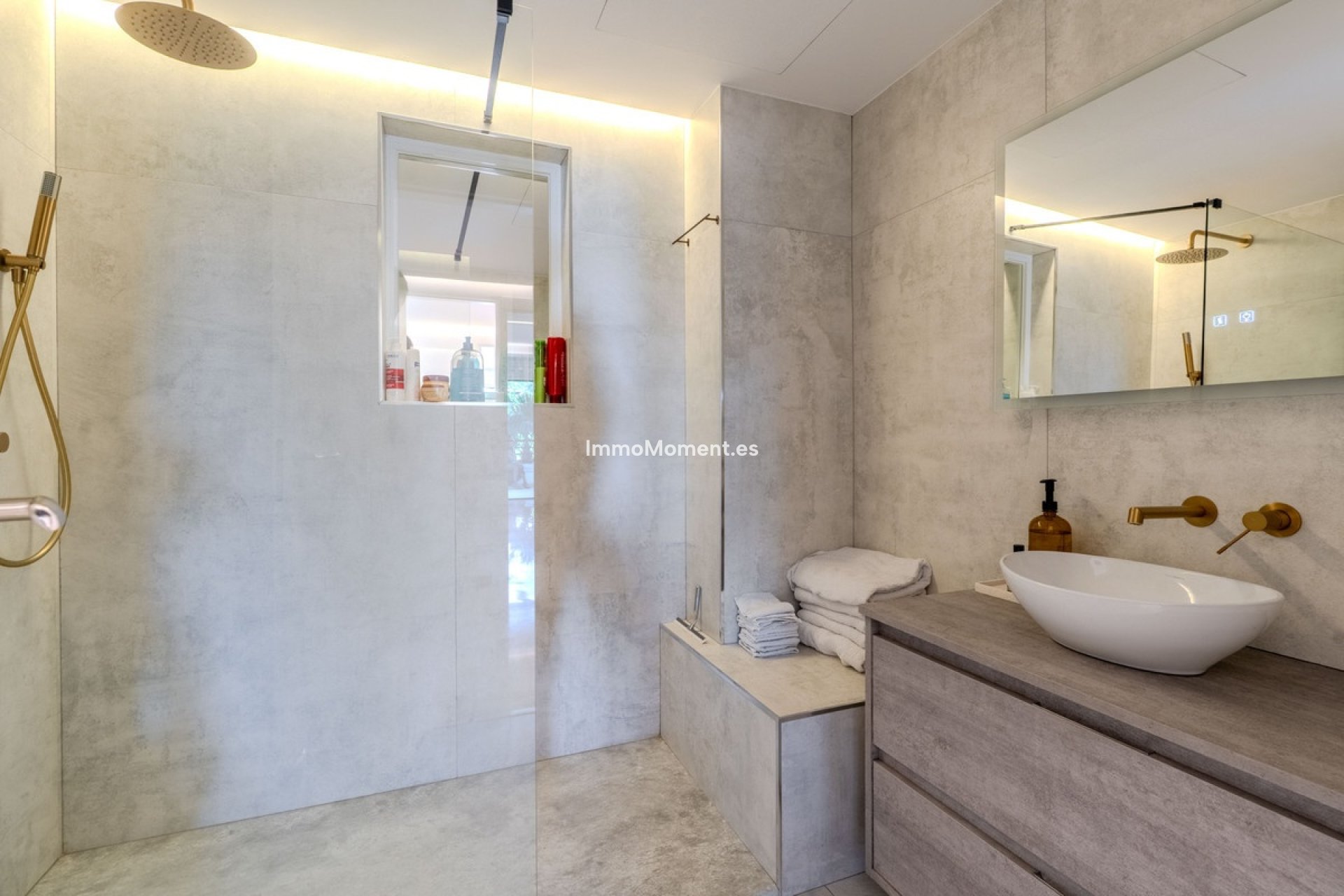 Resale - Apartment - Puerto Banús