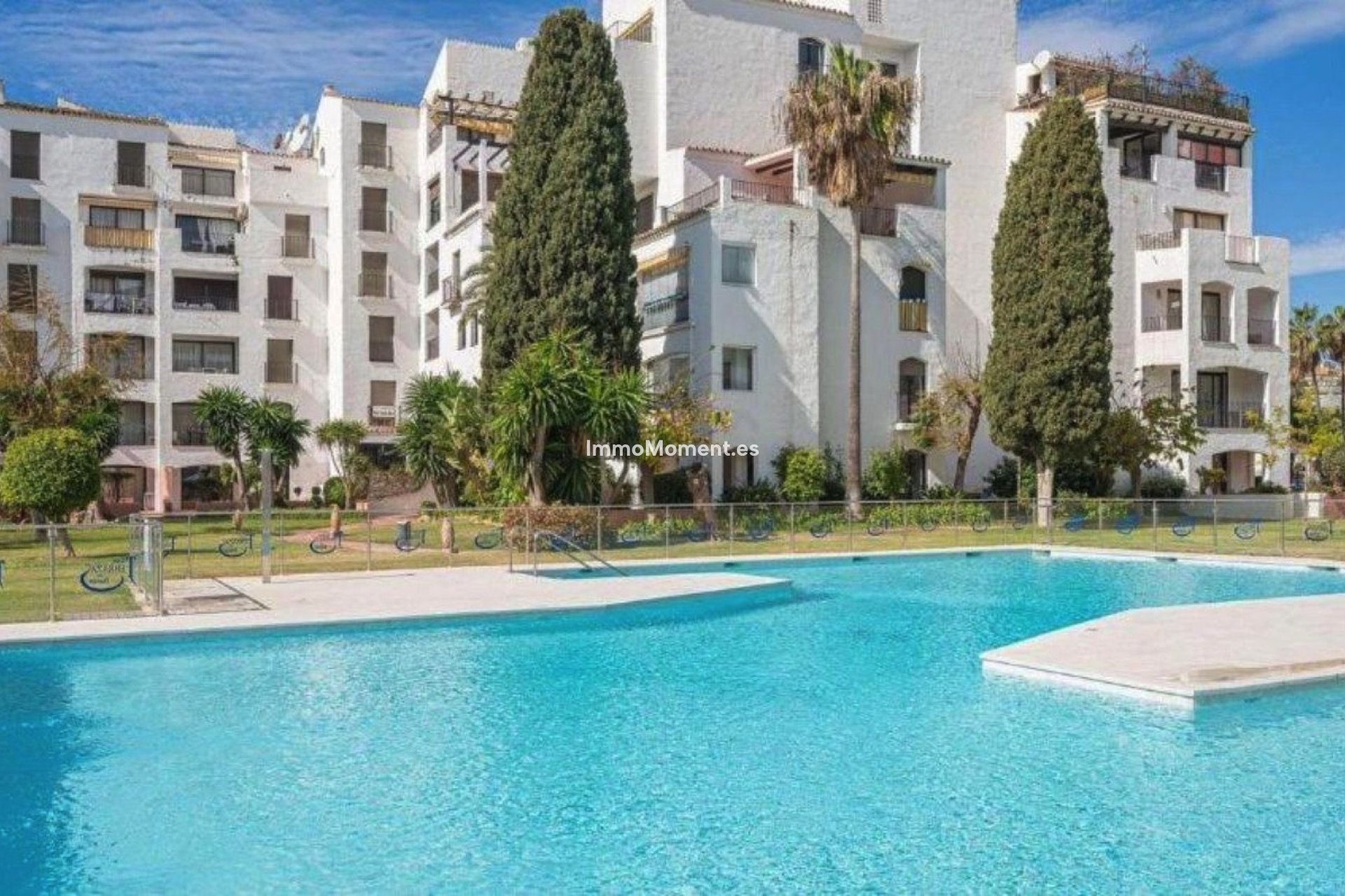 Resale - Apartment - Puerto Banús