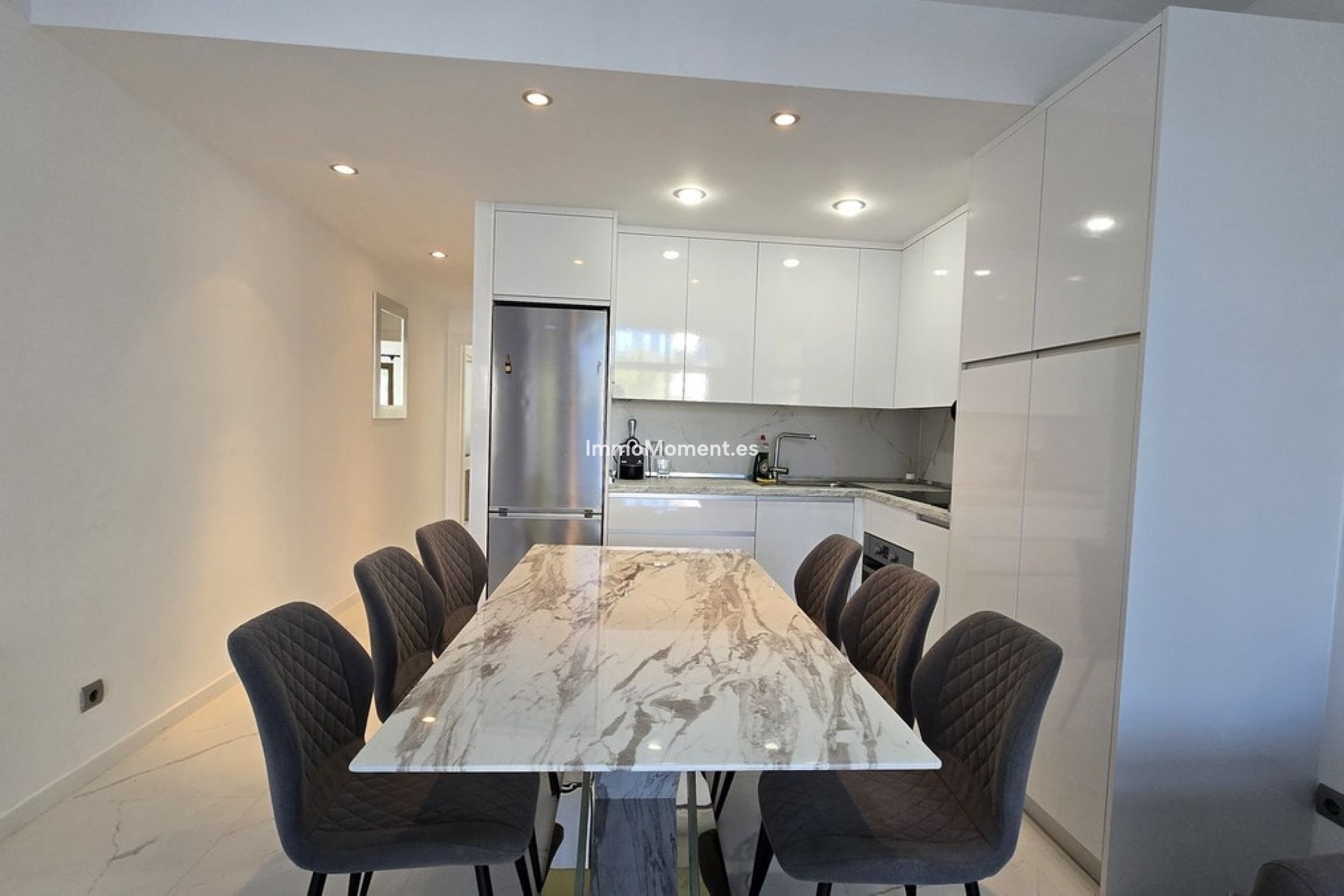 Resale - Apartment - Puerto Banús