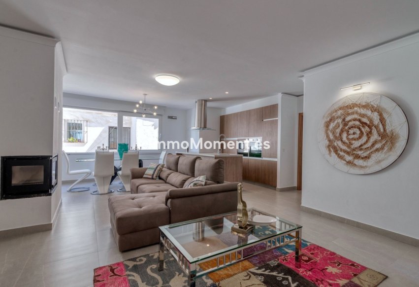 Resale - Apartment - Puerto Banús