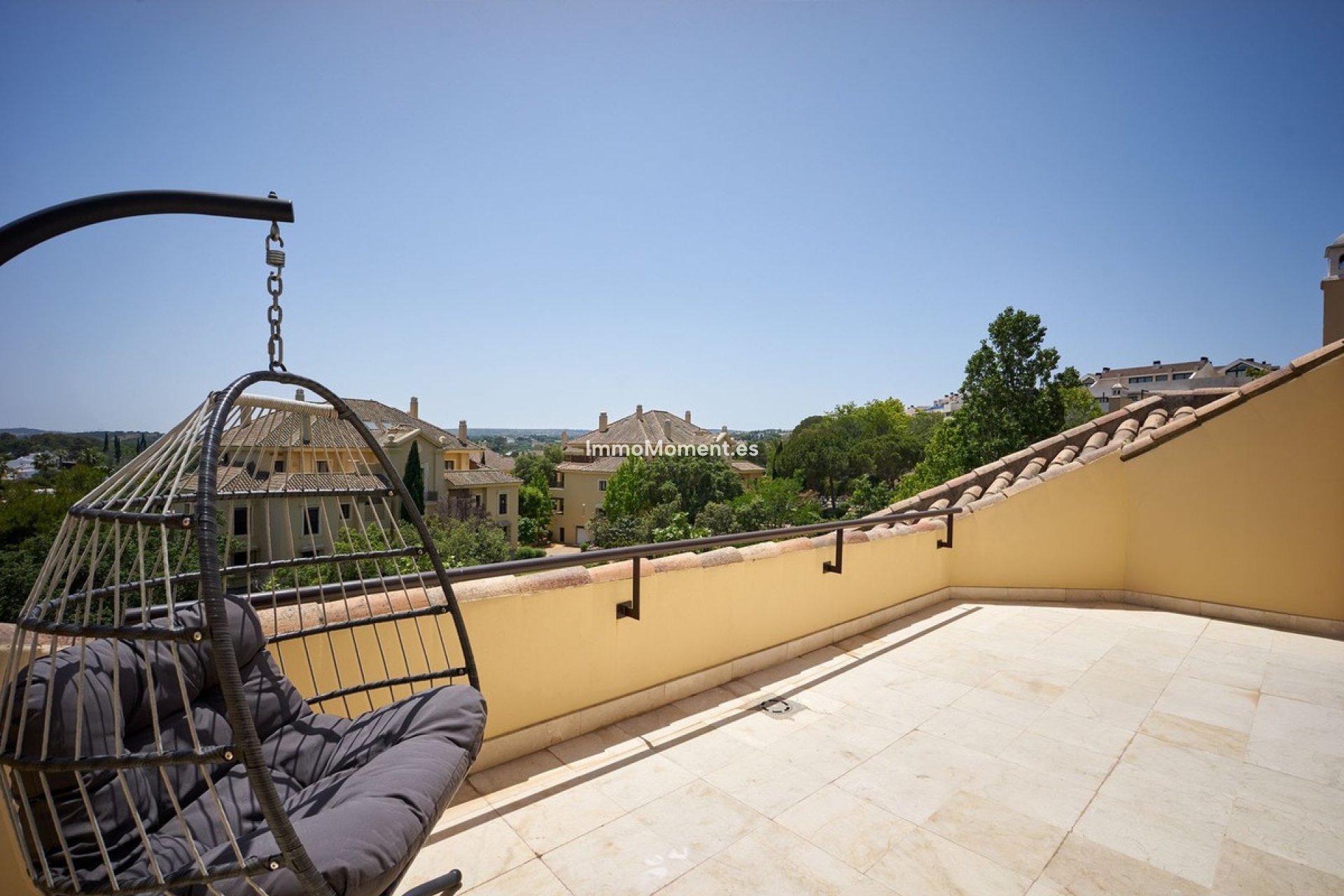 Resale - Apartment - Sotogrande