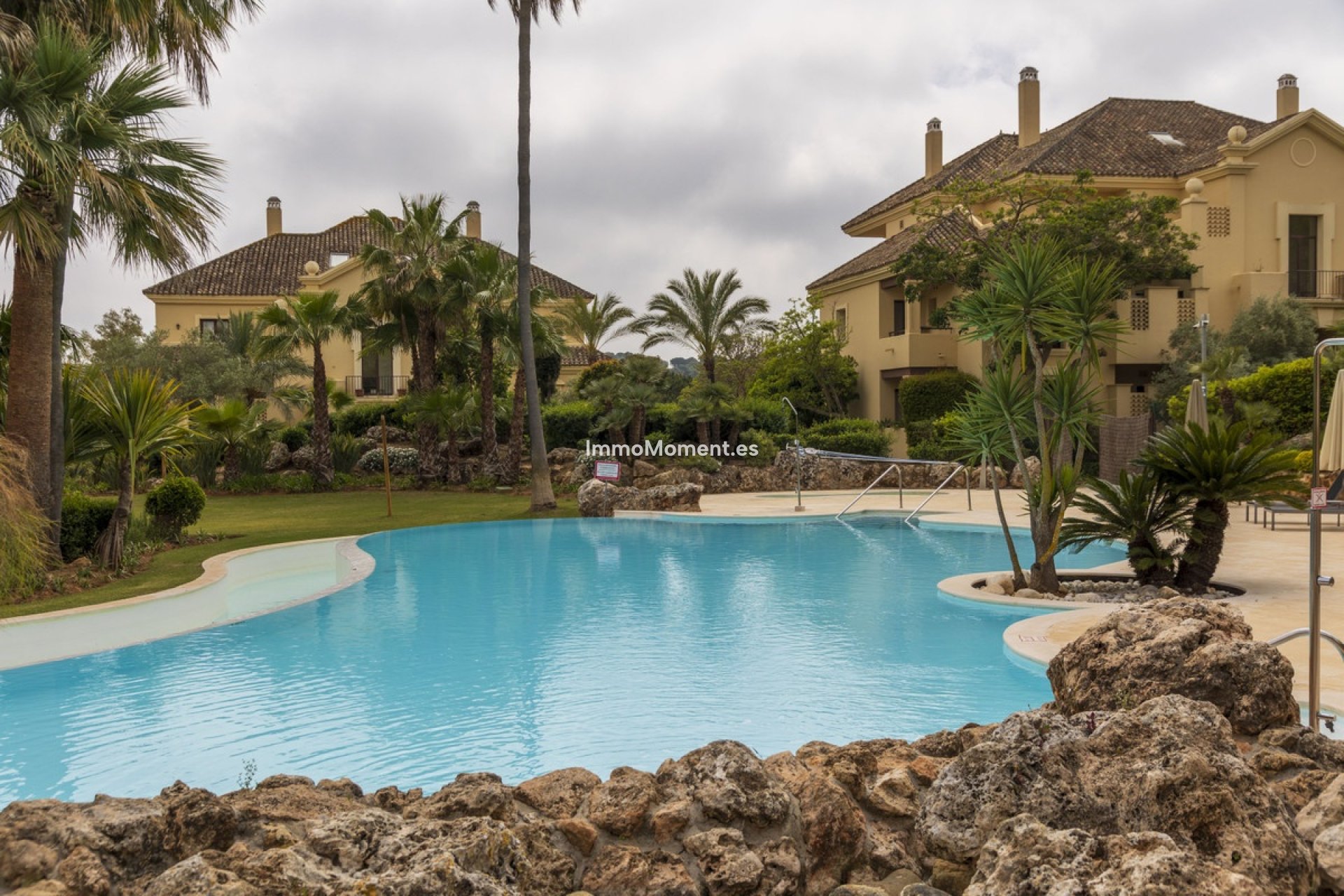 Resale - Apartment - Sotogrande