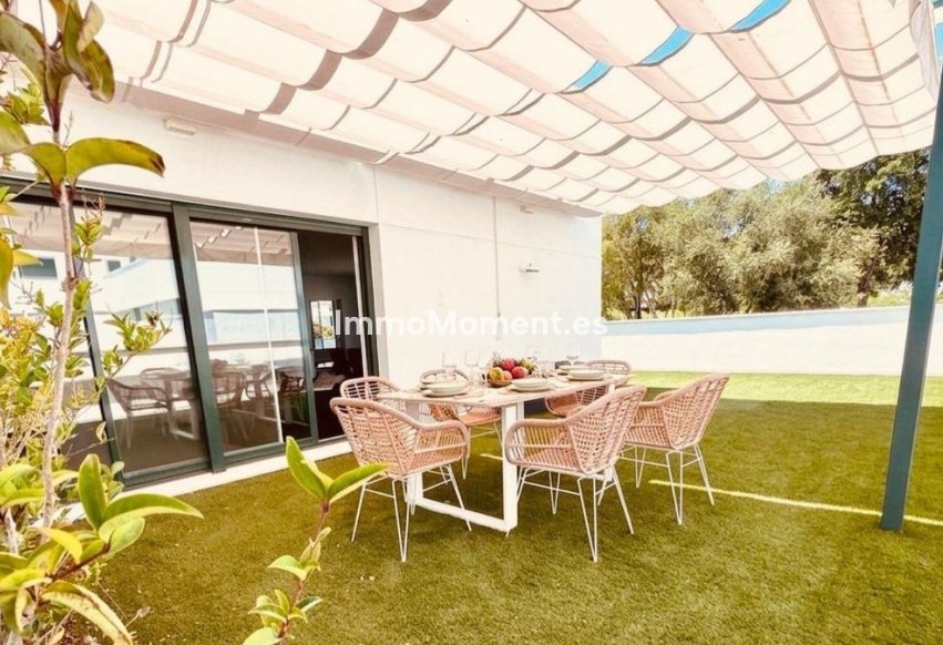 Resale - Apartment - Sotogrande