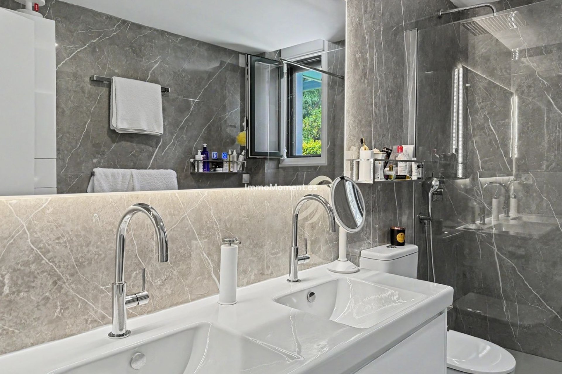 Resale - Apartment - Sotogrande