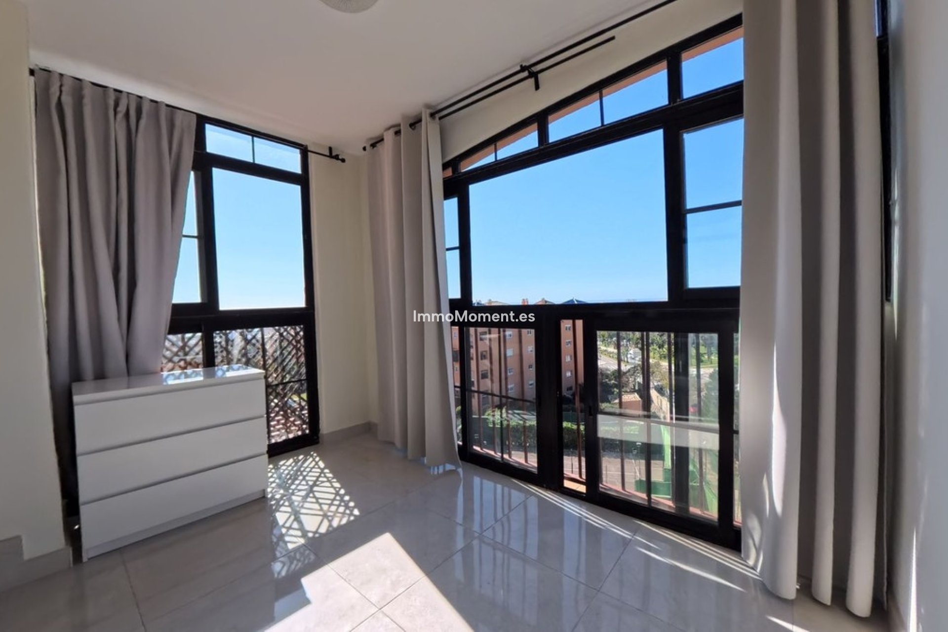Resale - Apartment - Torremolinos - El Pinillo