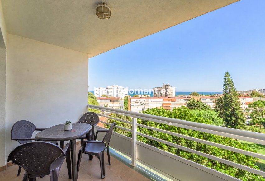 Resale - Apartment - Torremolinos - La Carihuela