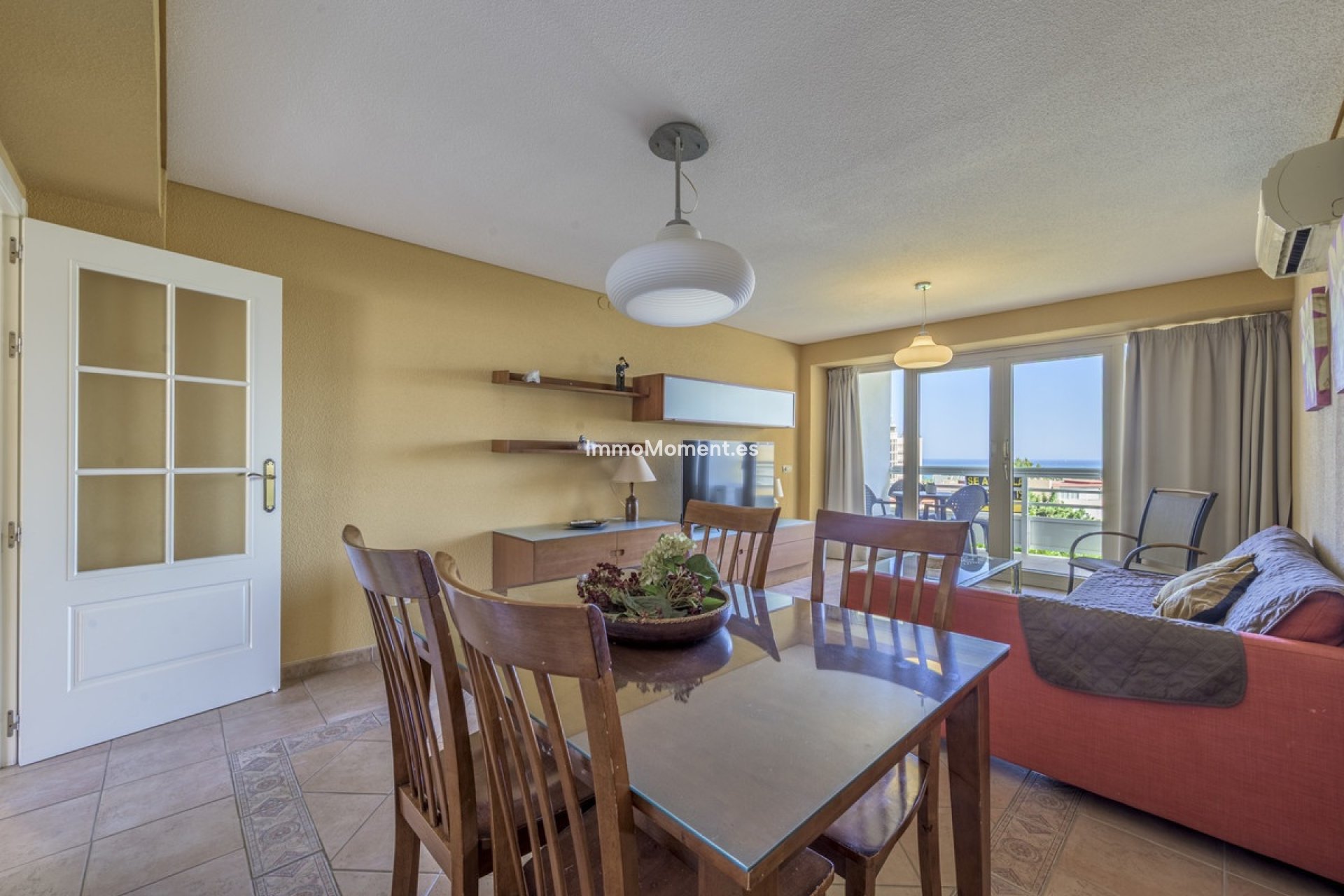 Resale - Apartment - Torremolinos - La Carihuela