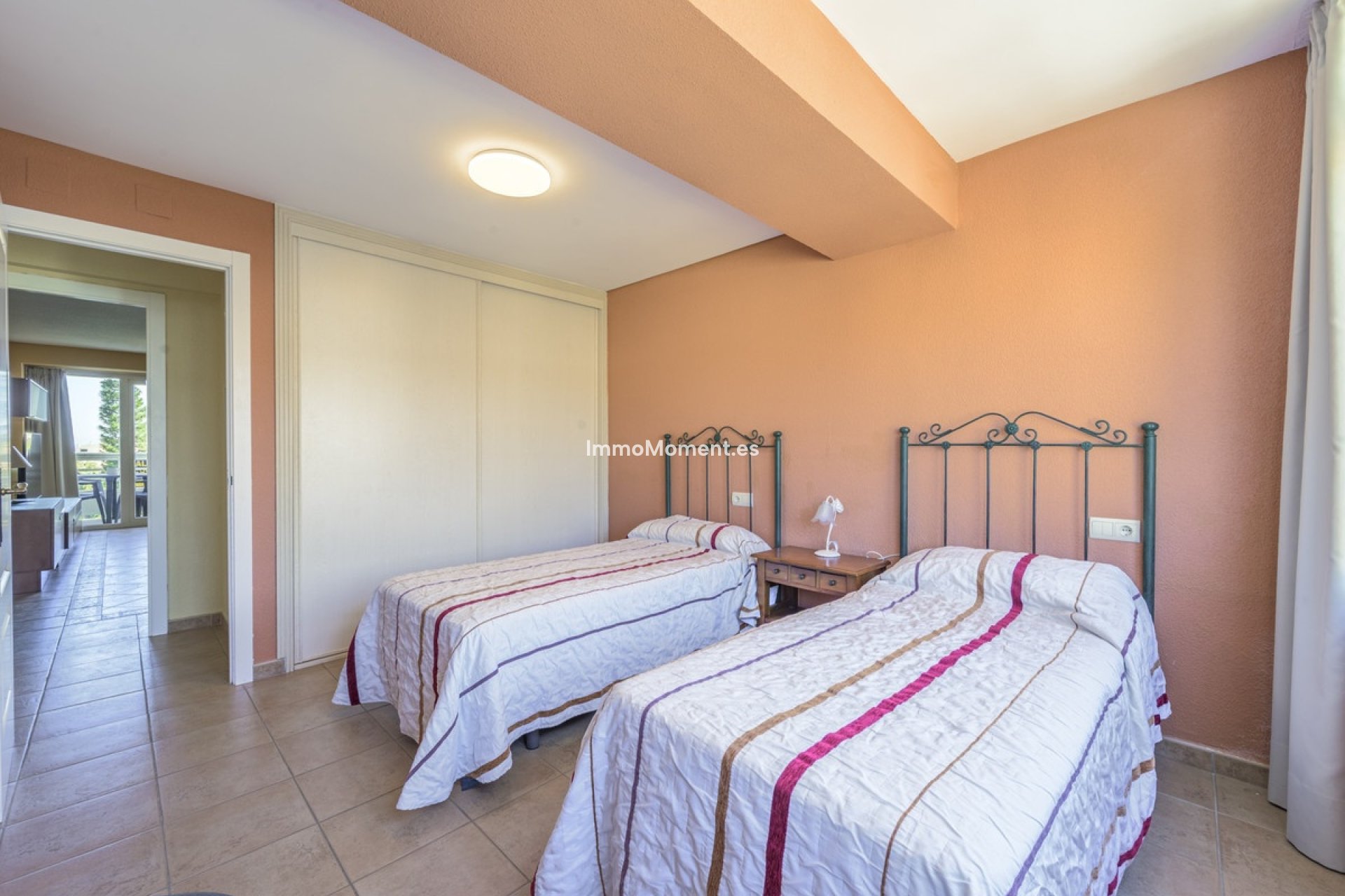 Resale - Apartment - Torremolinos - La Carihuela