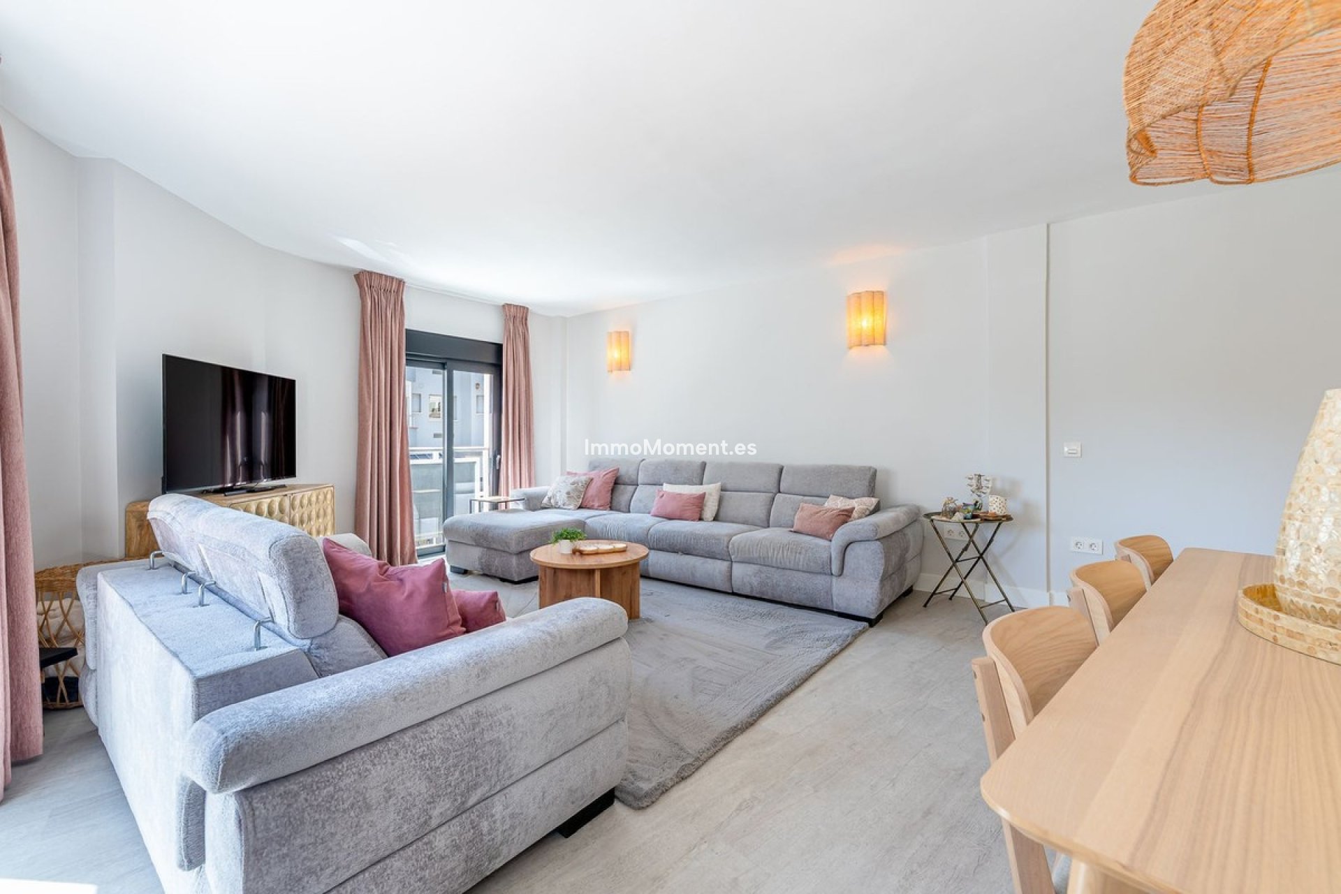 Resale - Apartment - Torremolinos - La Carihuela