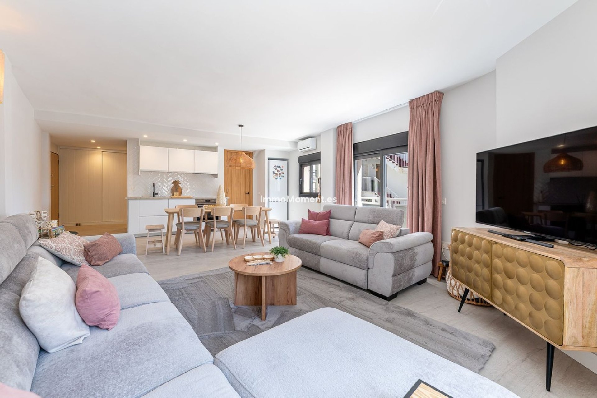 Resale - Apartment - Torremolinos - La Carihuela