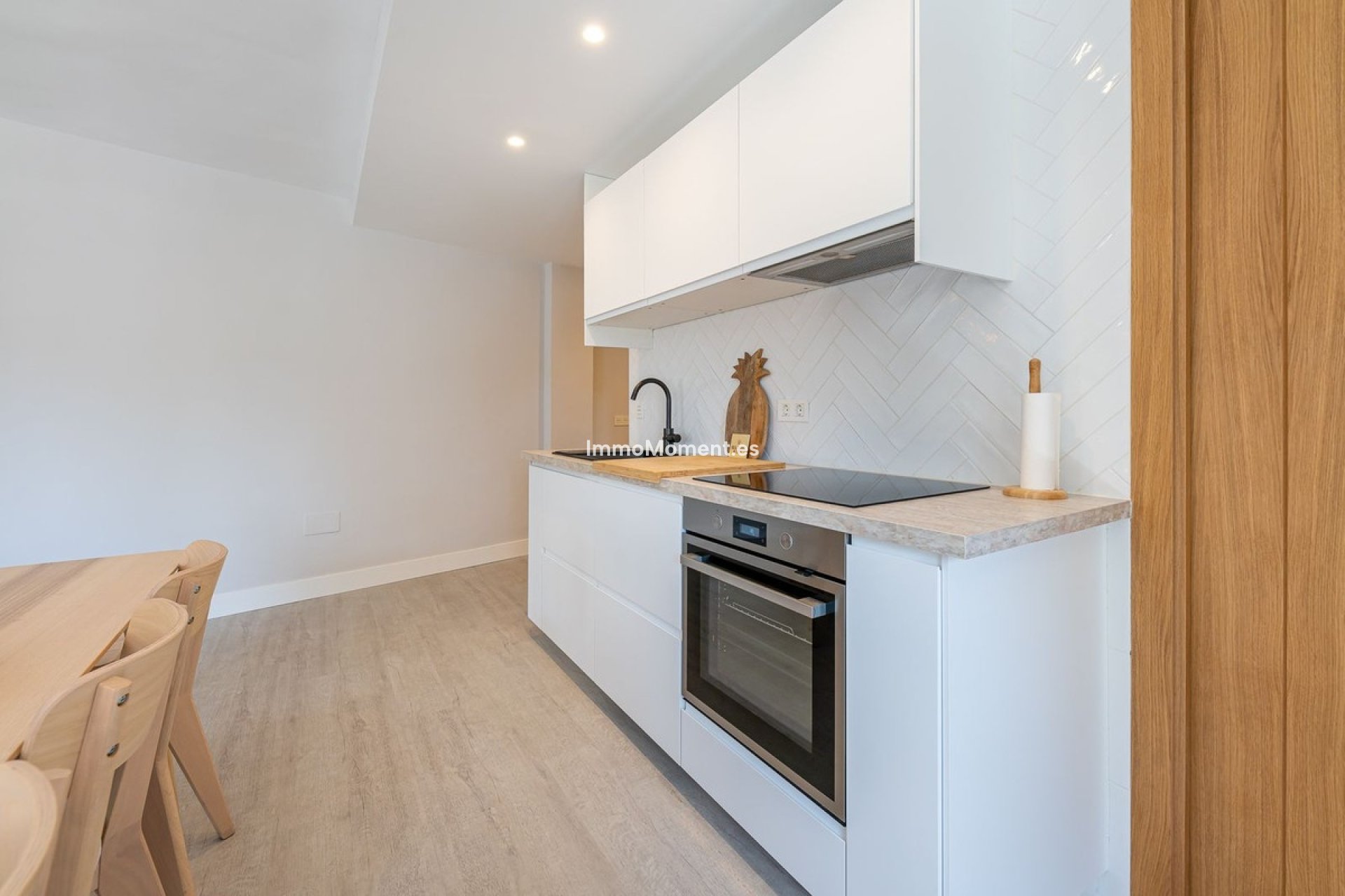 Resale - Apartment - Torremolinos - La Carihuela