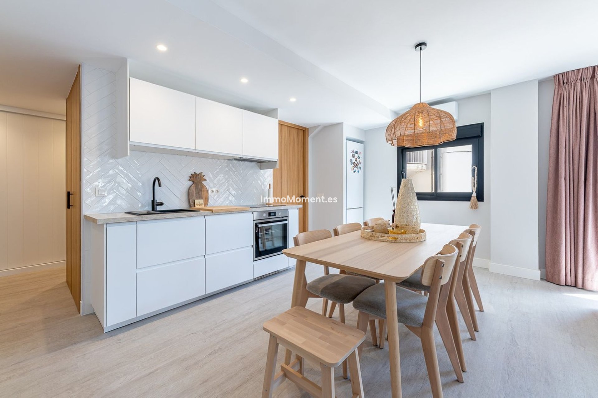 Resale - Apartment - Torremolinos - La Carihuela