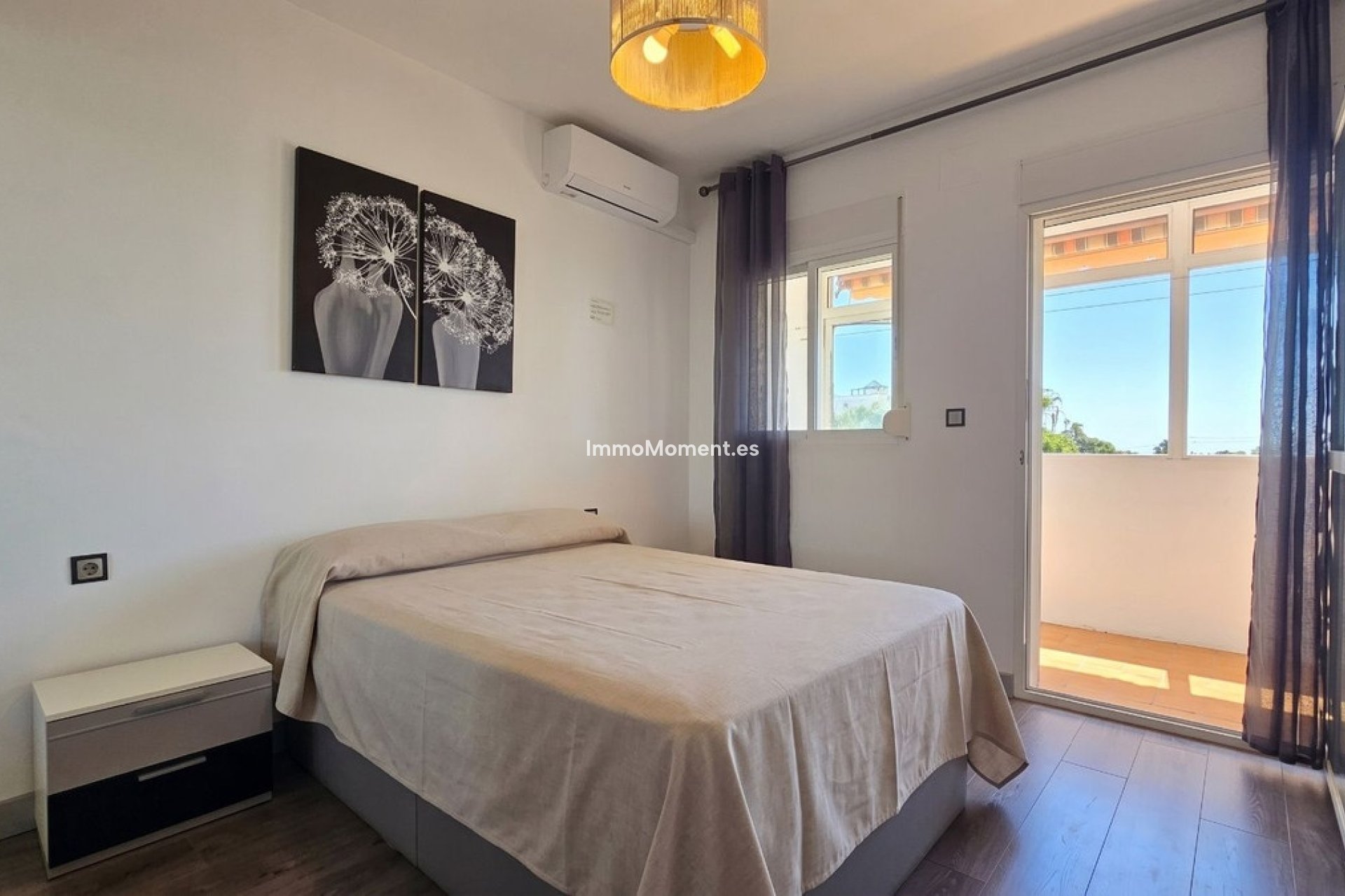 Resale - Apartment - Torremolinos - La Carihuela