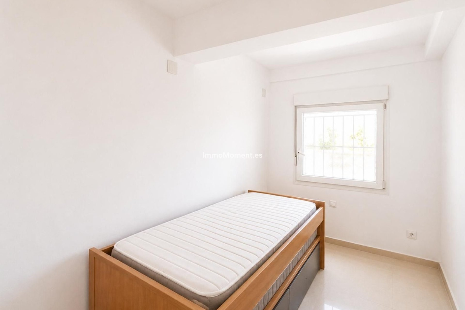 Resale - Apartment - Torremolinos - La Carihuela
