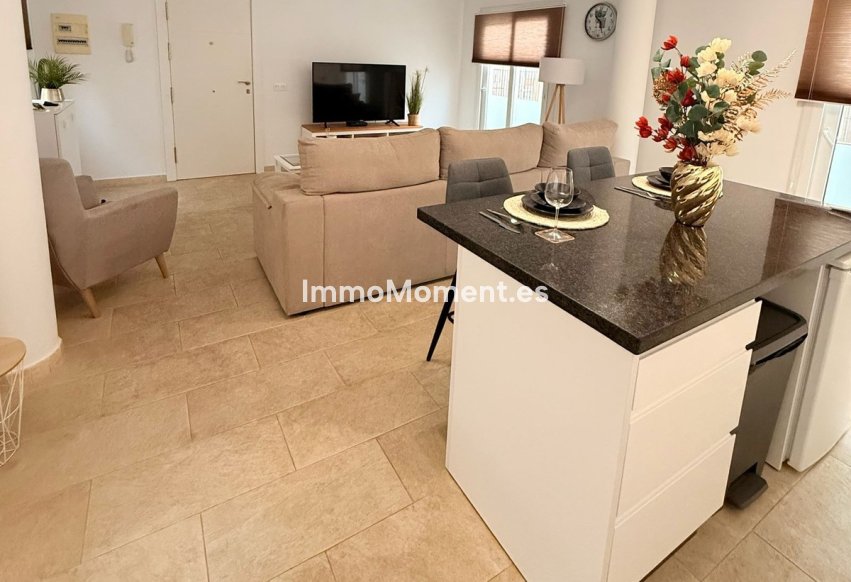 Resale - Apartment - Torremolinos - La Carihuela