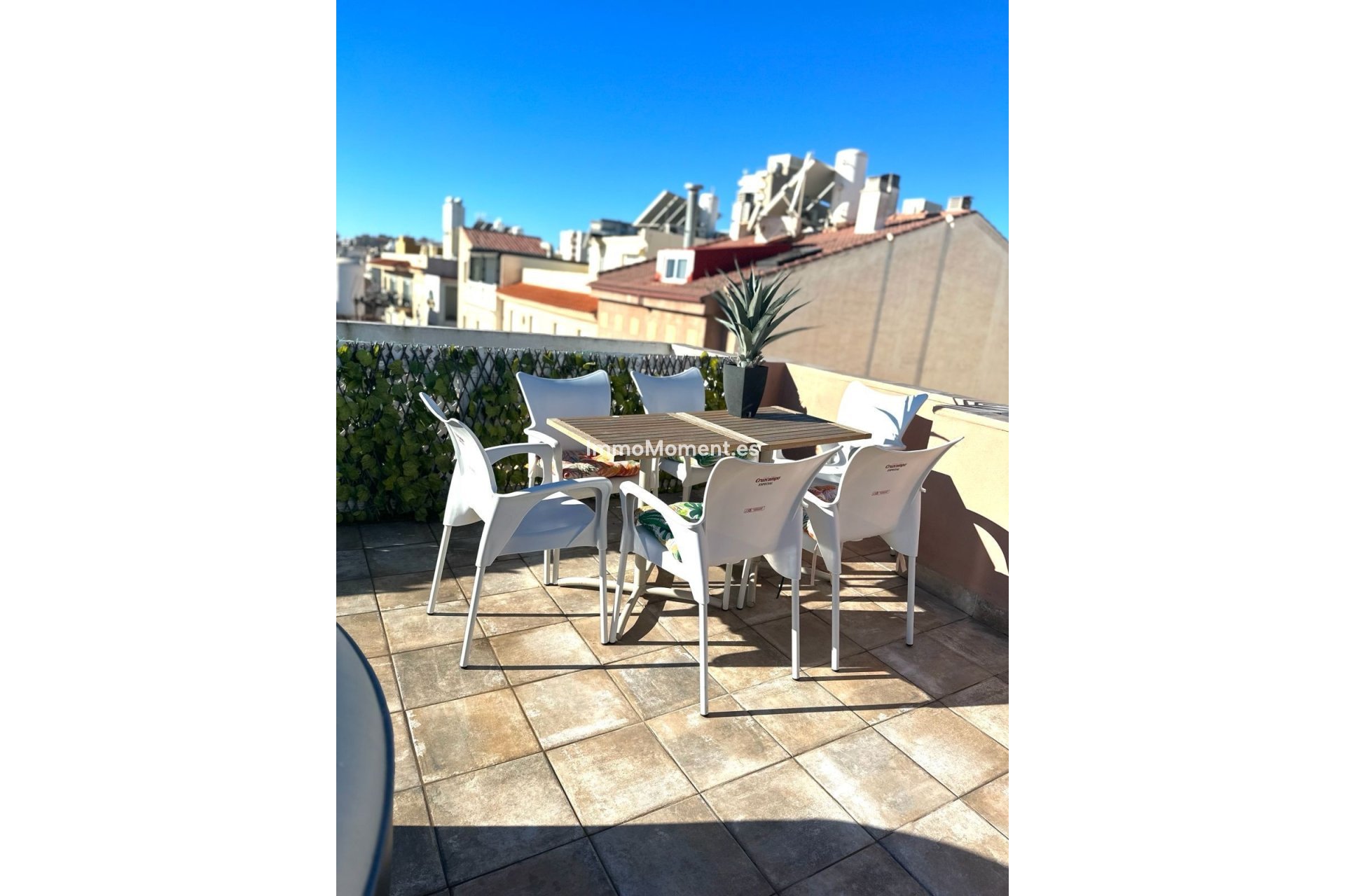 Resale - Apartment - Torremolinos - La Carihuela